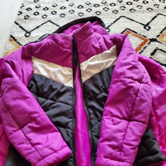 Girls 6/6X Mountain Xpedition 2 in 1 hooded jacket Winter Next to New - Picture 13 of 13